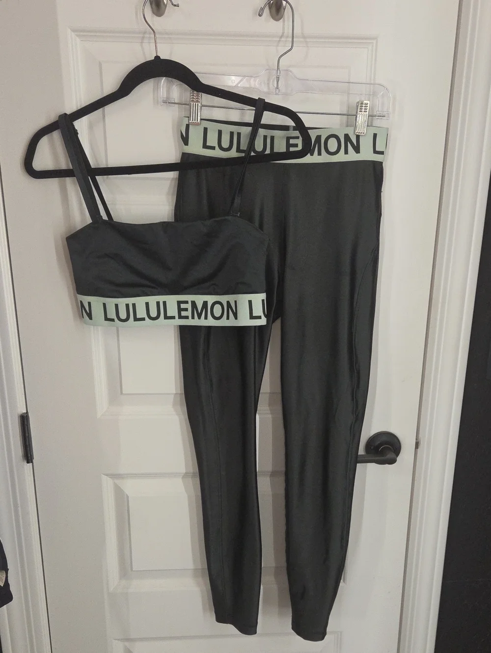 lululemon athletica Leggings and Sports Bra with Sage Logo Waistband